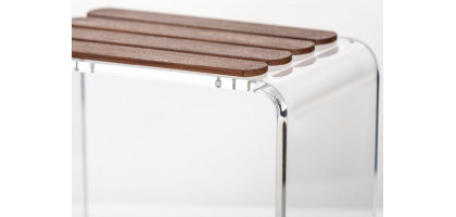 SGABELLO DOCCIA CON SEDUTA IN TEAK NATURALE E PLEXIGLASS